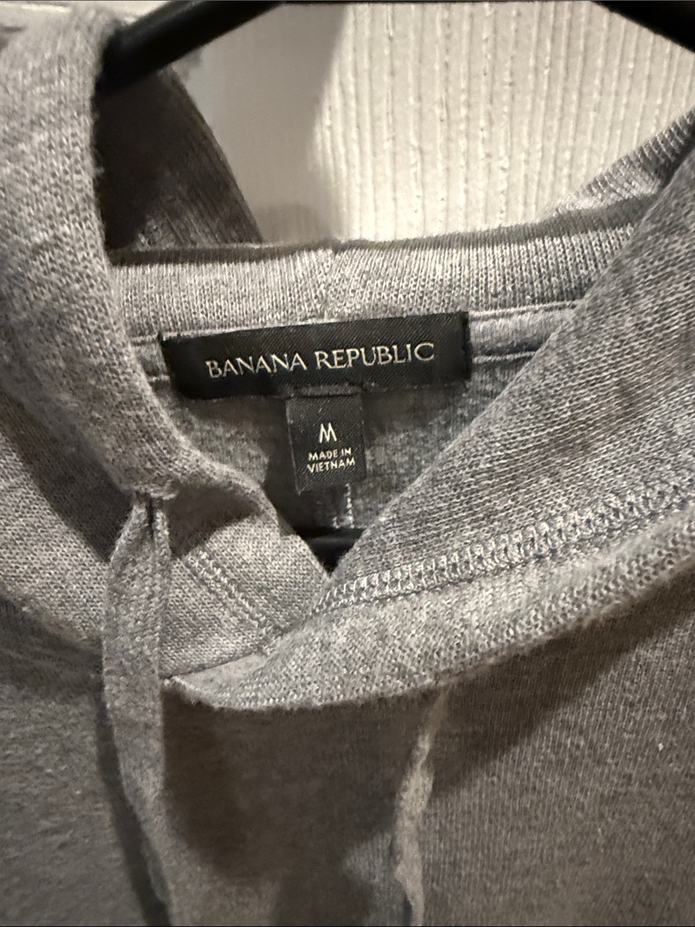 Banana Republic Men's Light Gray Hooded Sweatshirt - Picture 2 of 3